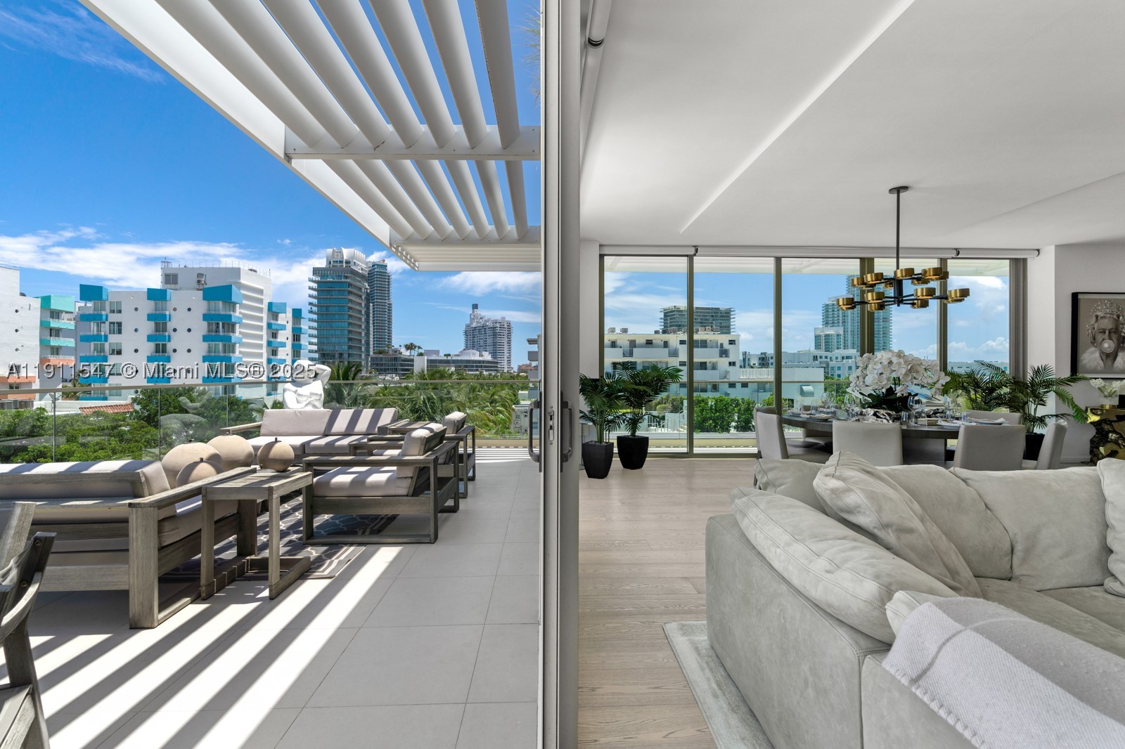 300 Collins Ave Ph3 Property Photo 6