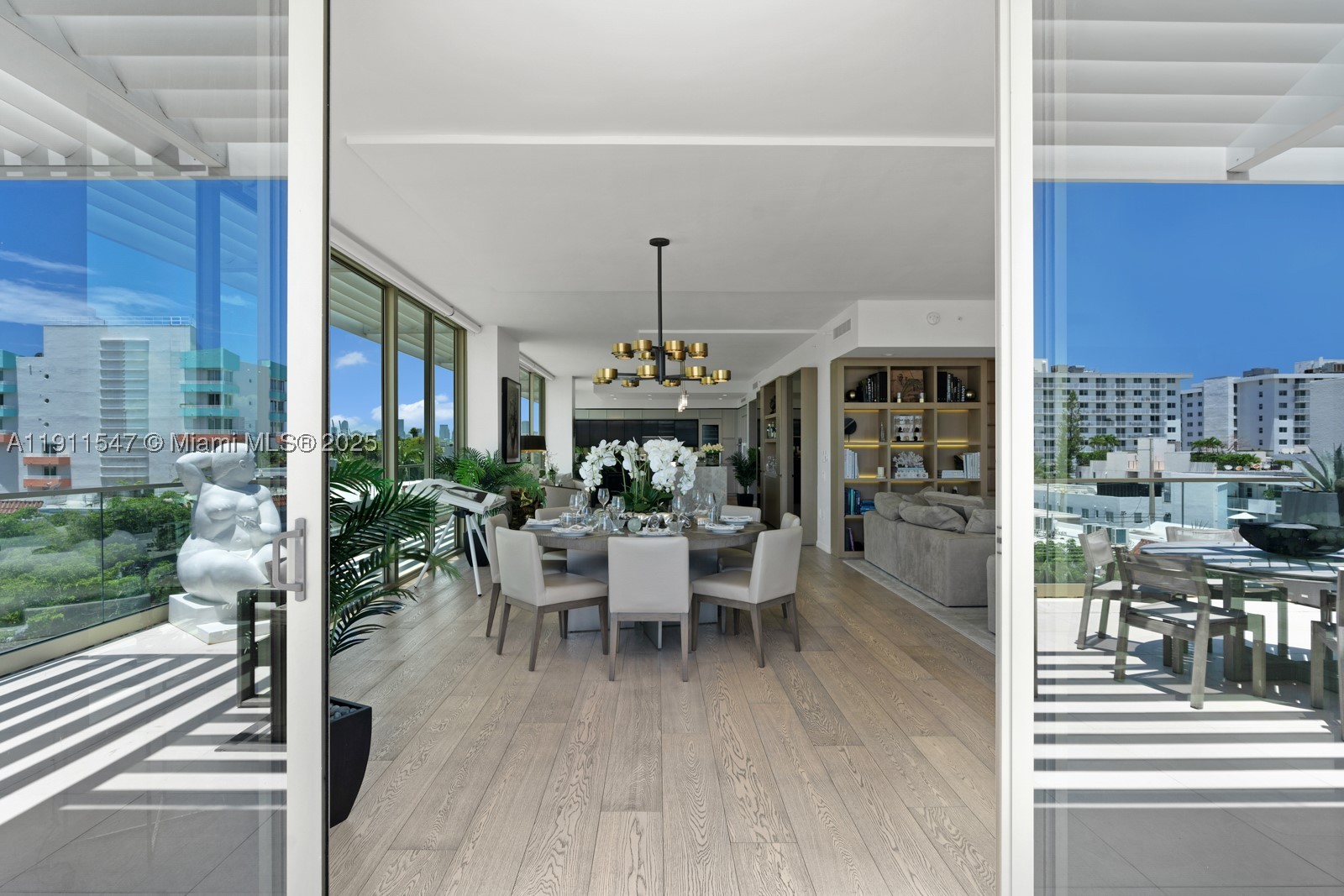 300 Collins Ave Ph3 Property Photo 7