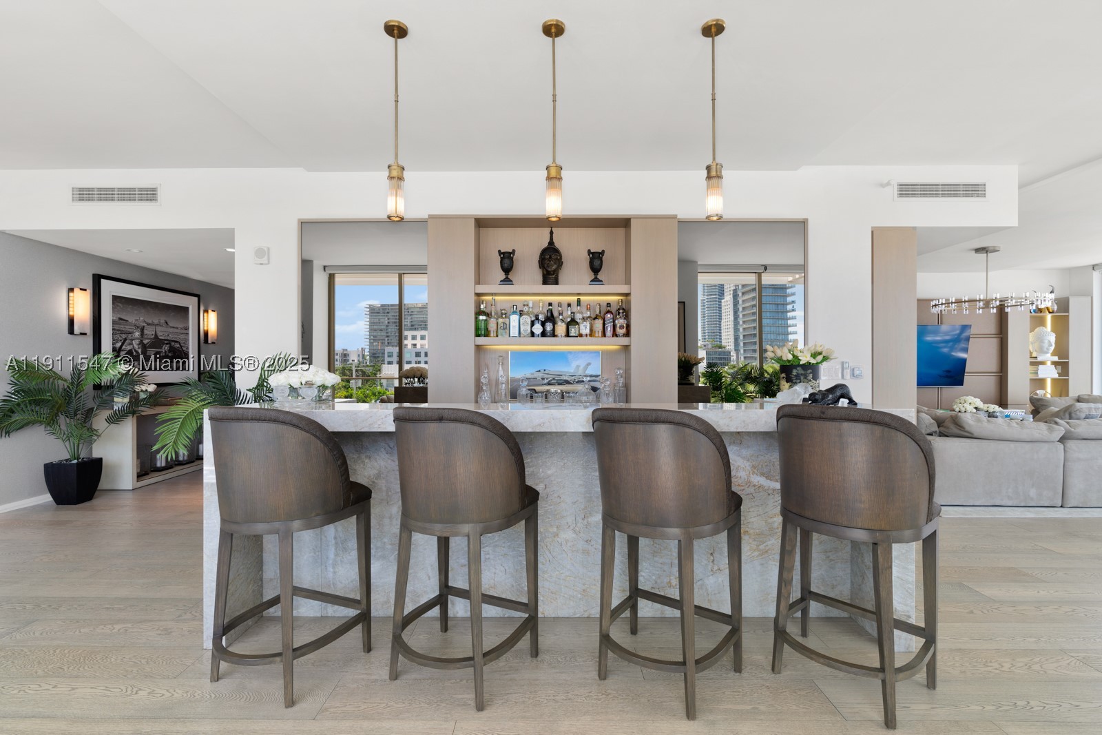 300 Collins Ave Ph3 Property Photo 12