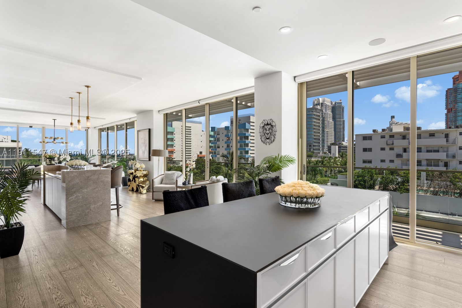300 Collins Ave Ph3 Property Photo 16
