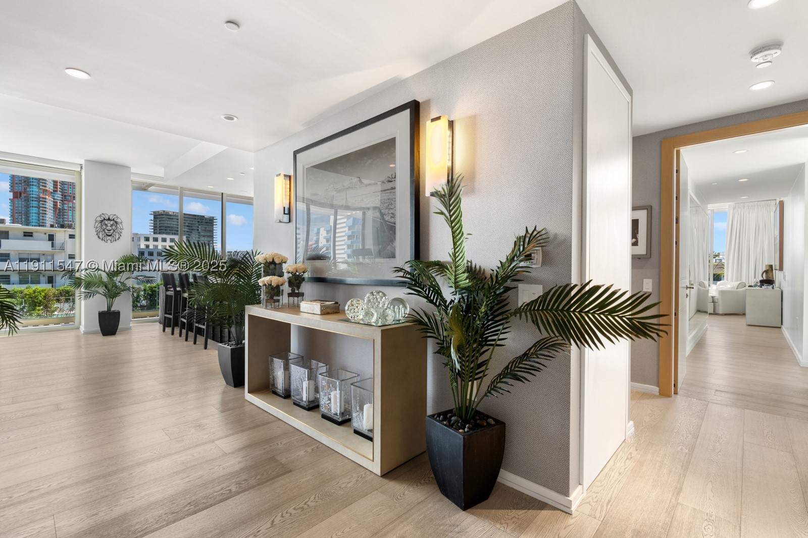 300 Collins Ave Ph3 Property Photo 19