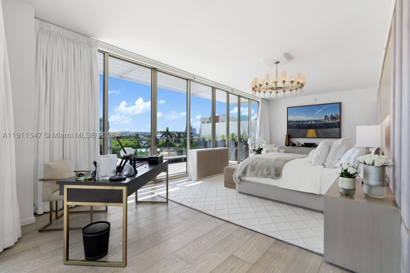 300 Collins Ave Ph3 Property Photo 22