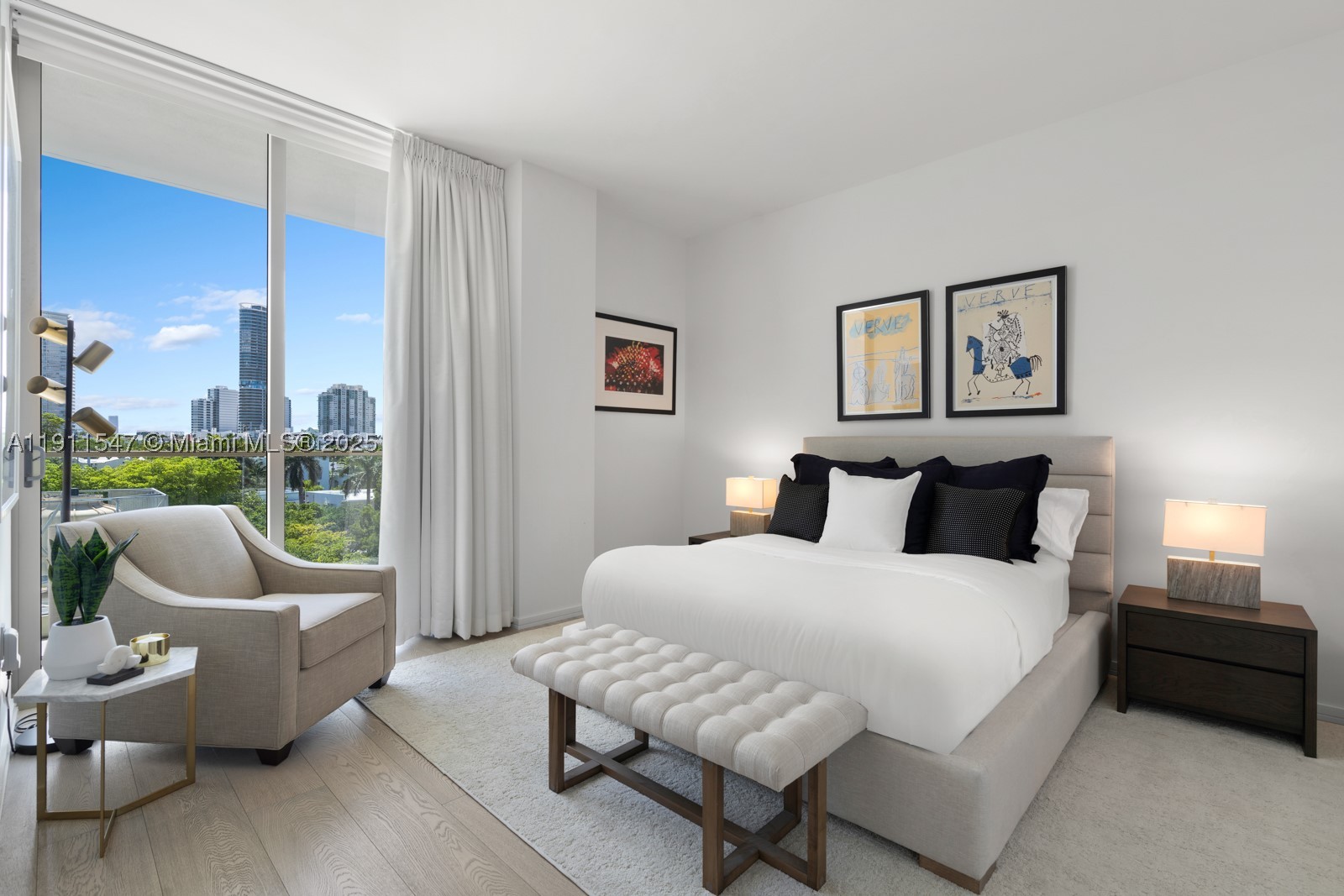 300 Collins Ave Ph3 Property Photo 36