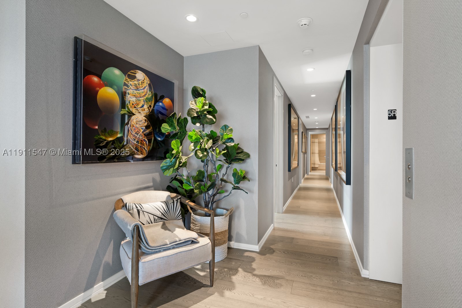 300 Collins Ave Ph3 Property Photo 38