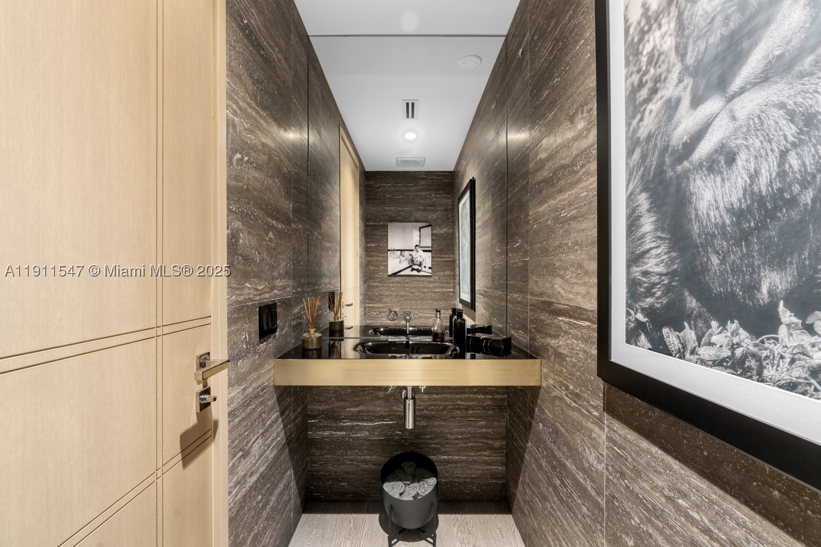 300 Collins Ave Ph3 Property Photo 39