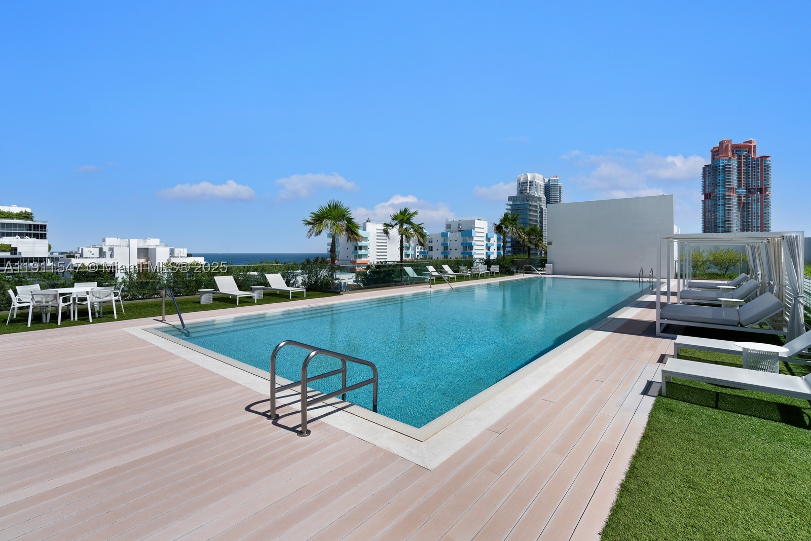 300 Collins Ave Ph3 Property Photo 46