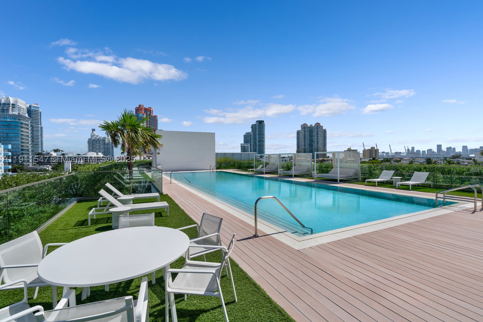 300 Collins Ave Ph3 Property Photo 47