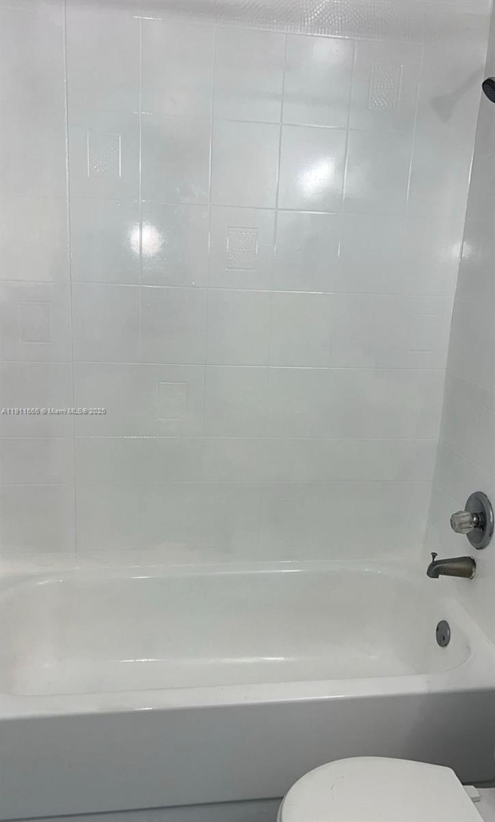 575 W 69th St 208 Property Photo 8