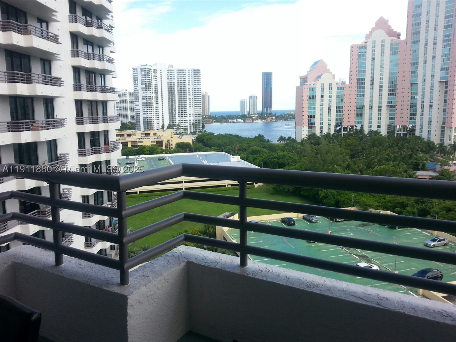A11911880 Property Photo 3