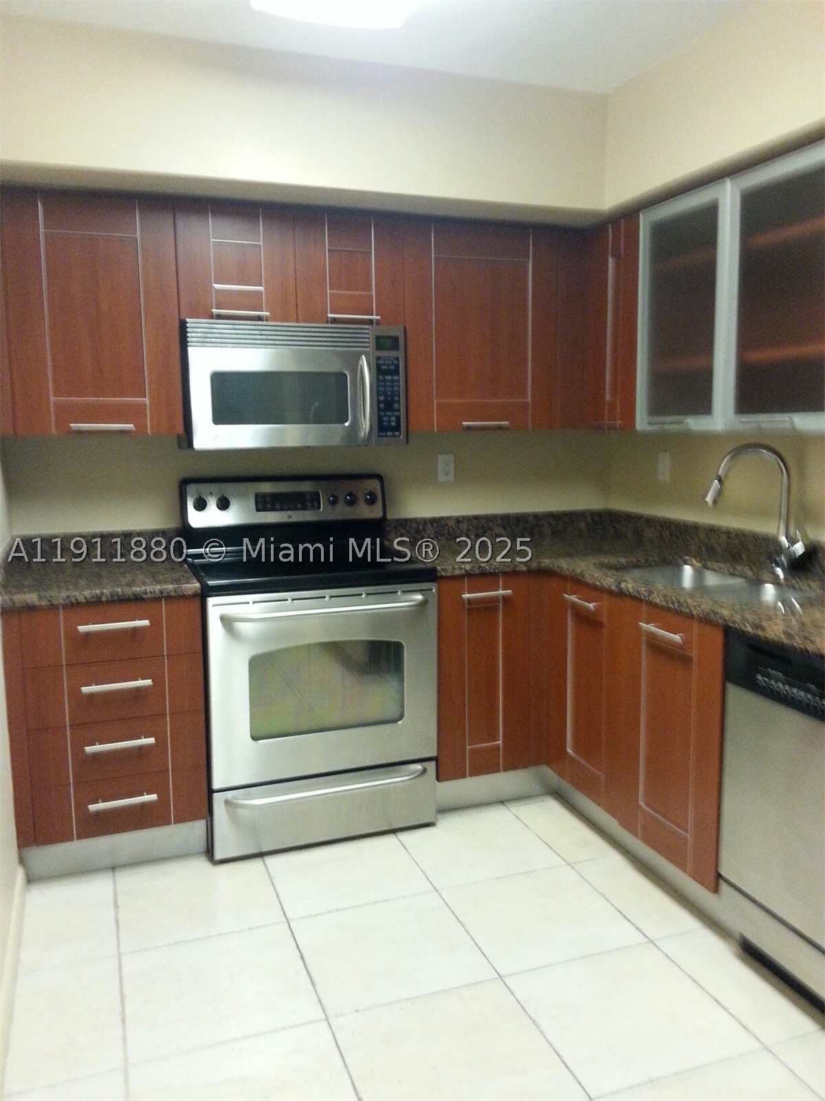 A11911880 Property Photo 8