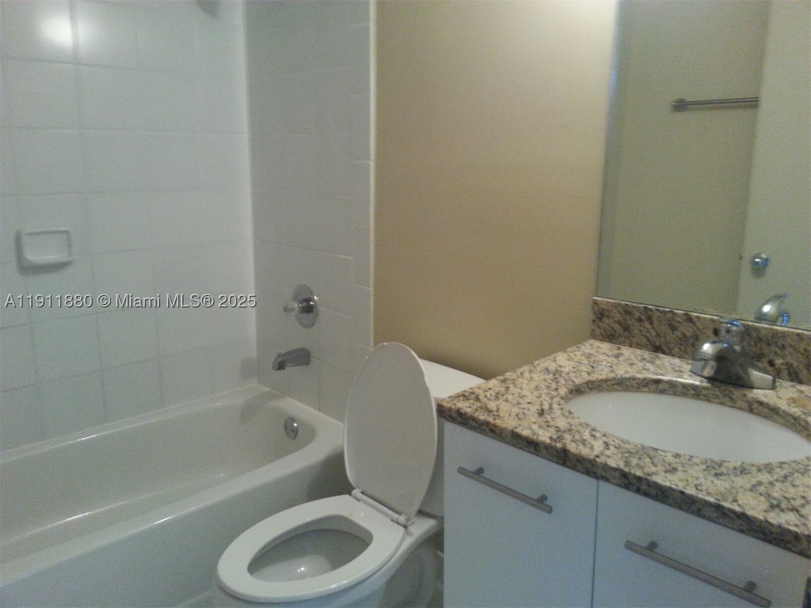 A11911880 Property Photo 16