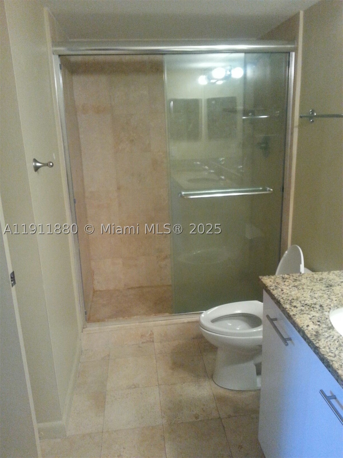 A11911880 Property Photo 18