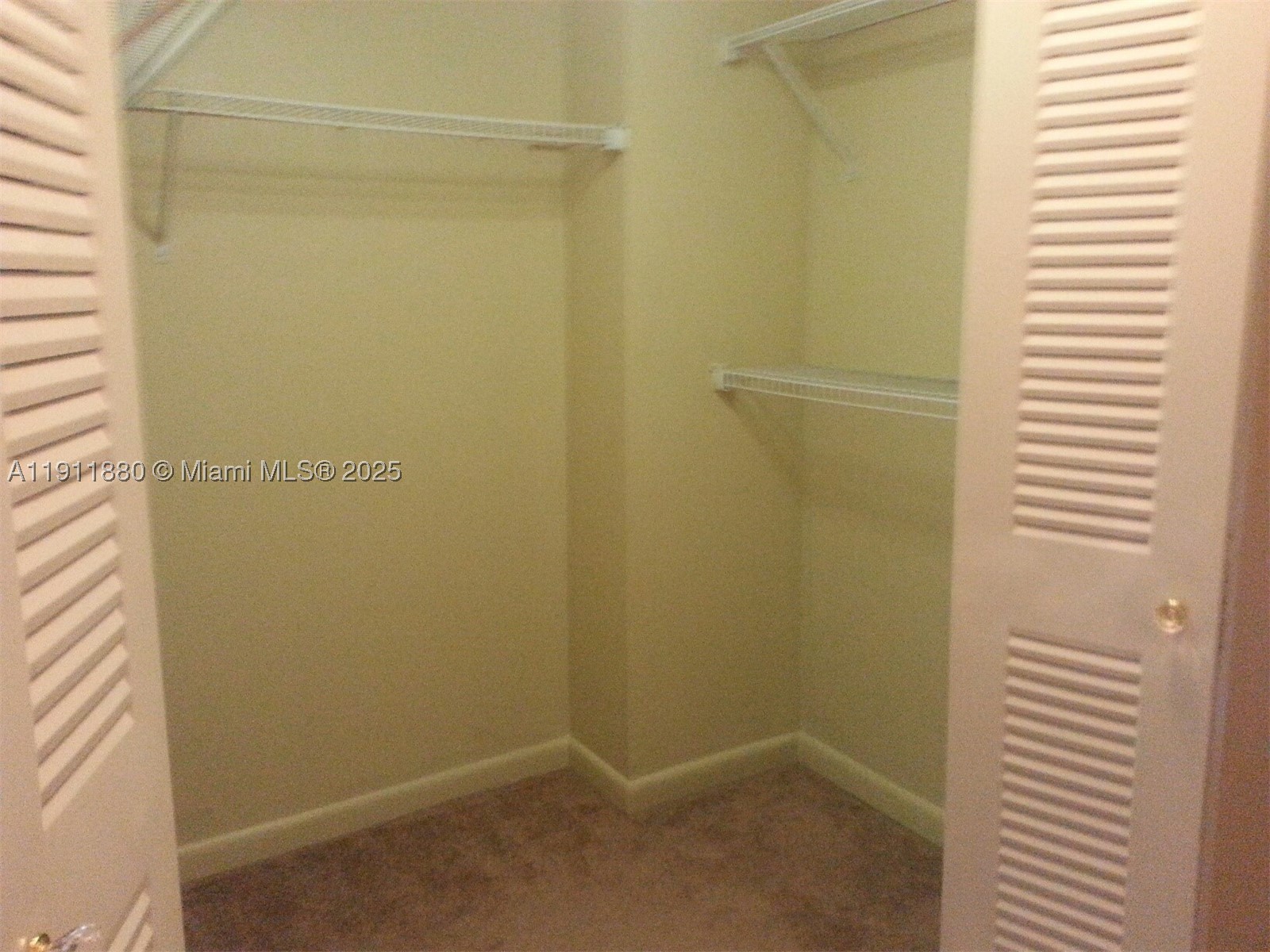 A11911880 Property Photo 20