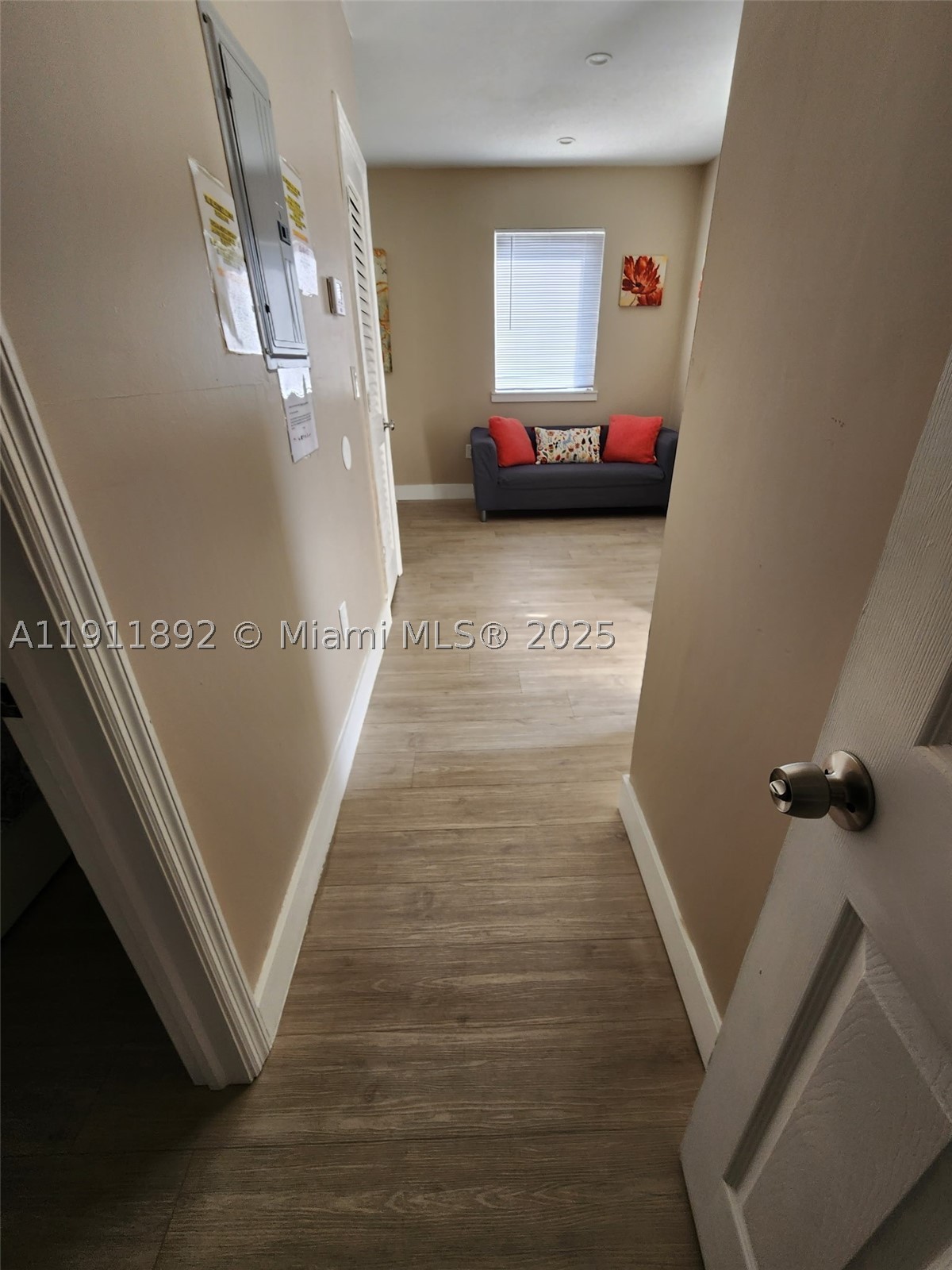 243 Sw 10th Ave Property Photo 7