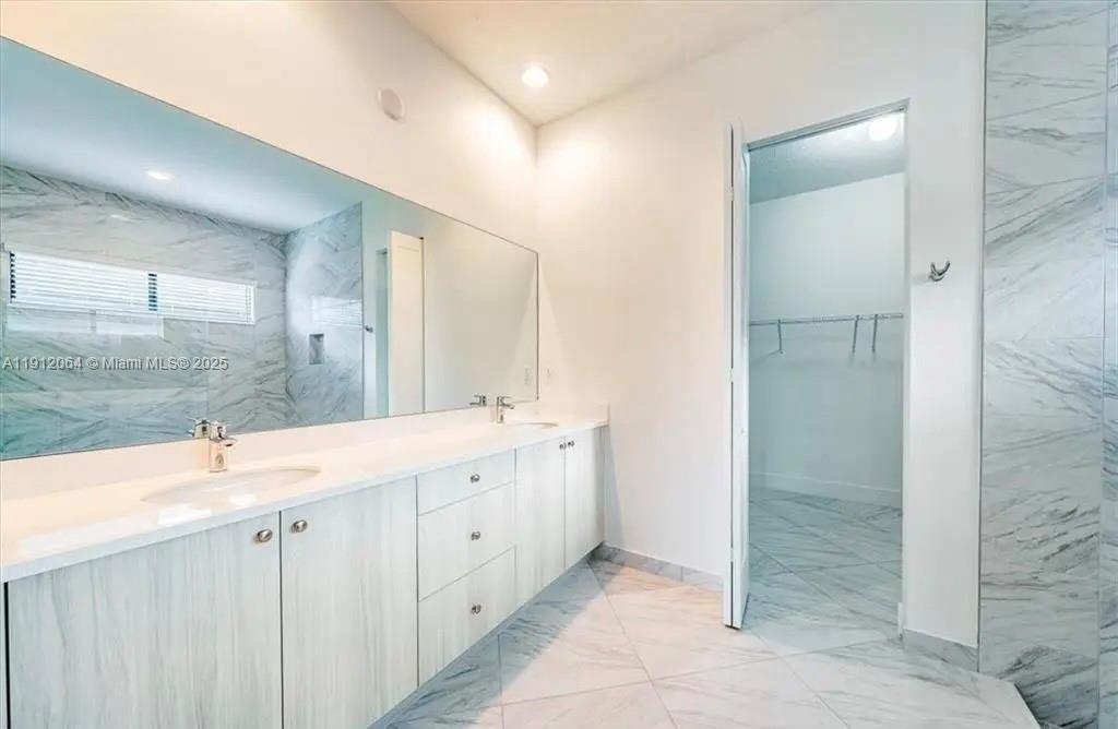5048 Gambero Way Property Photo 7