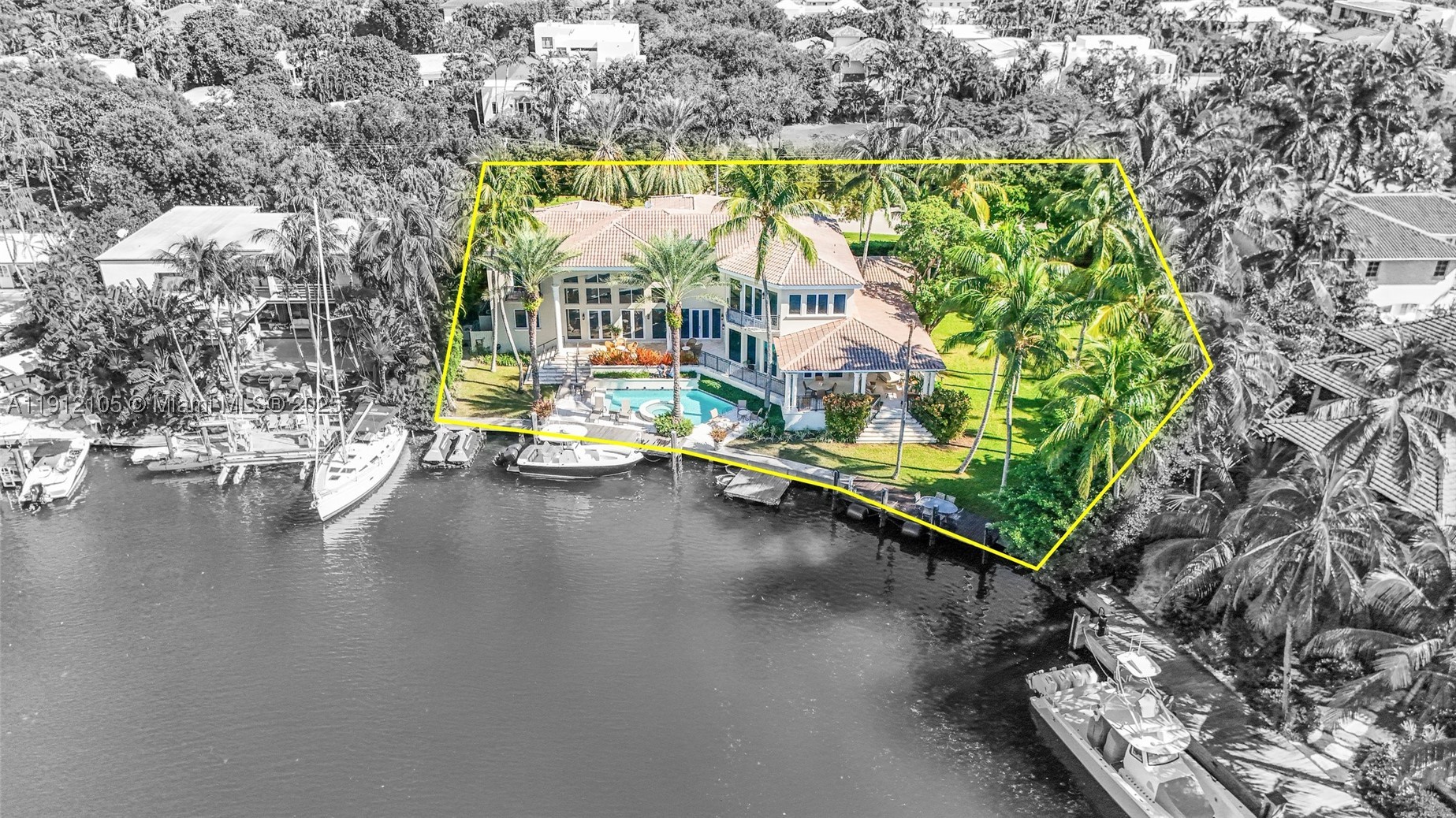 550 Harbor Dr Property Photo 3