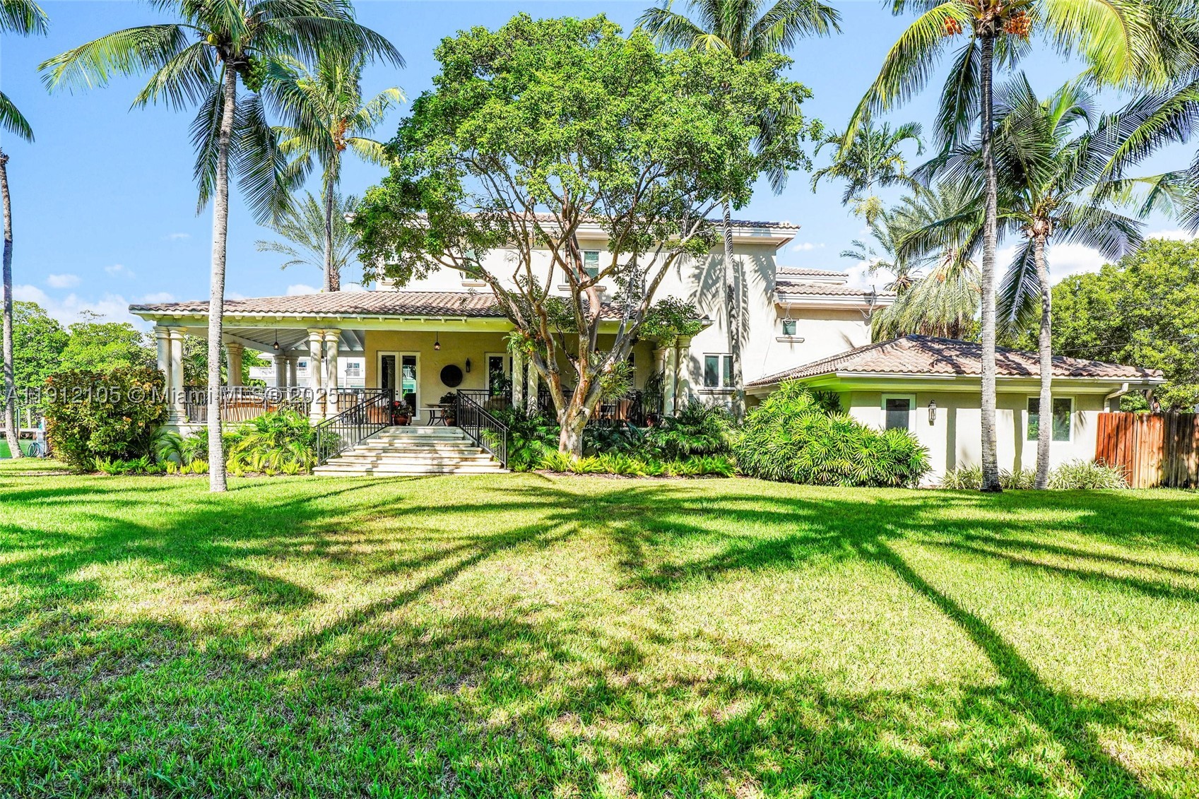 550 Harbor Dr Property Photo 16