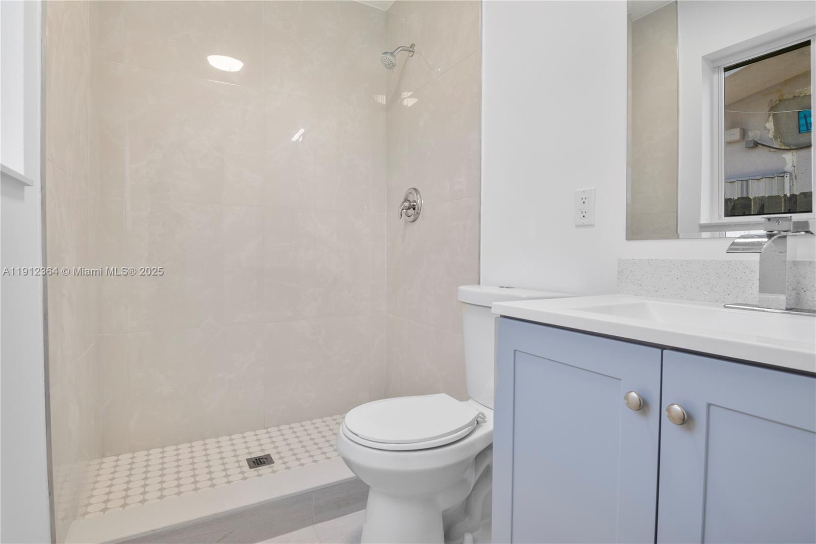 1750 Ne 52nd St Property Photo 15