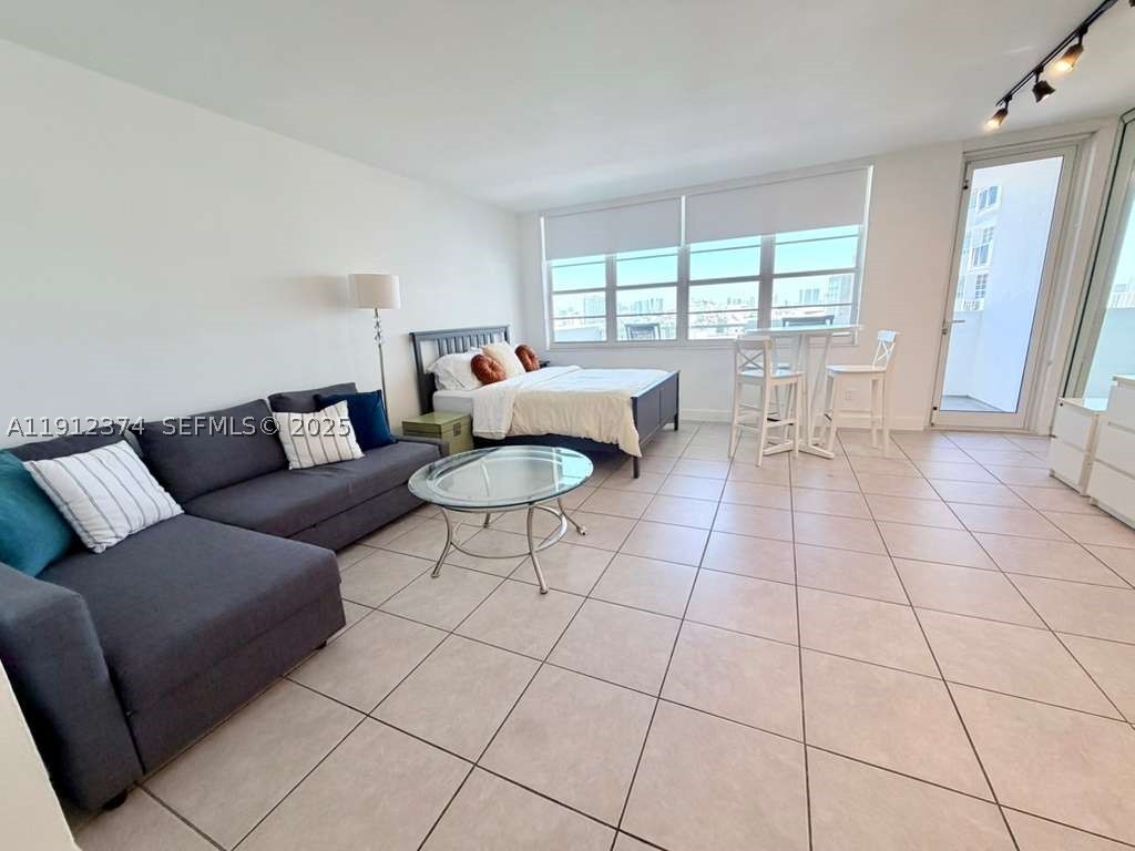 100 Lincoln Rd 1220 Property Photo 1
