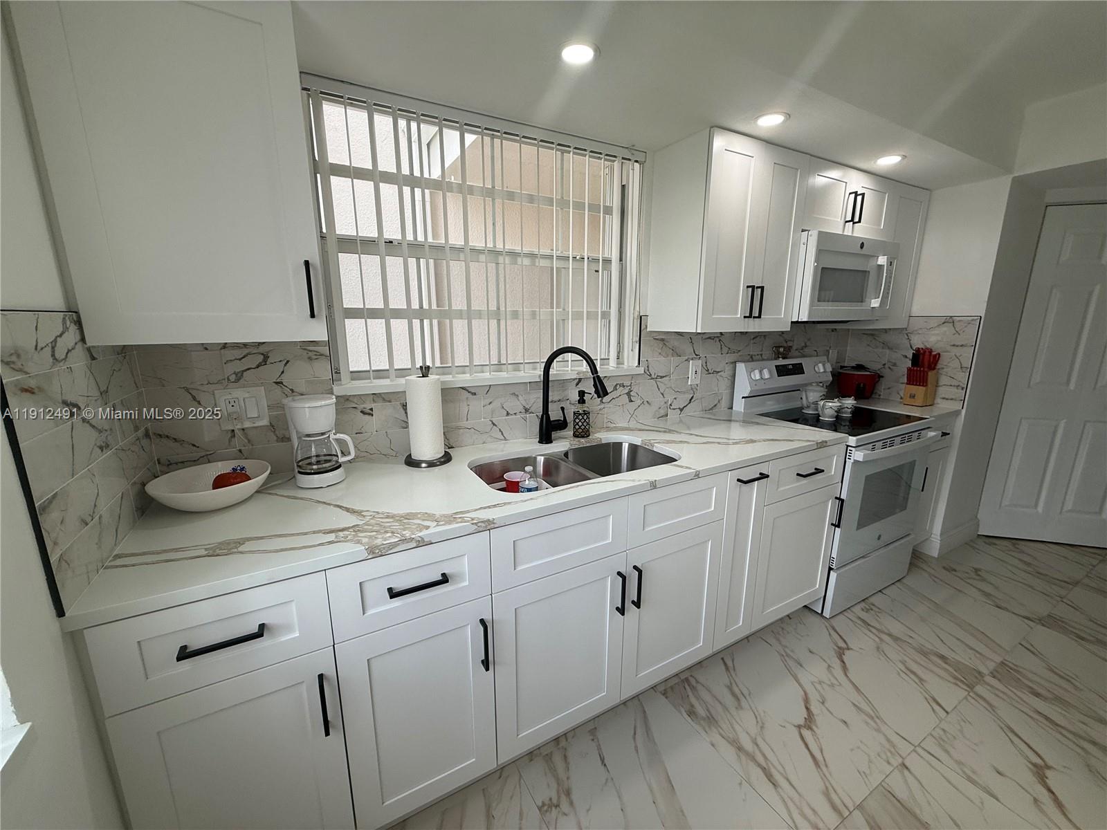 2203 Se 27th Dr 102-a Property Photo 10
