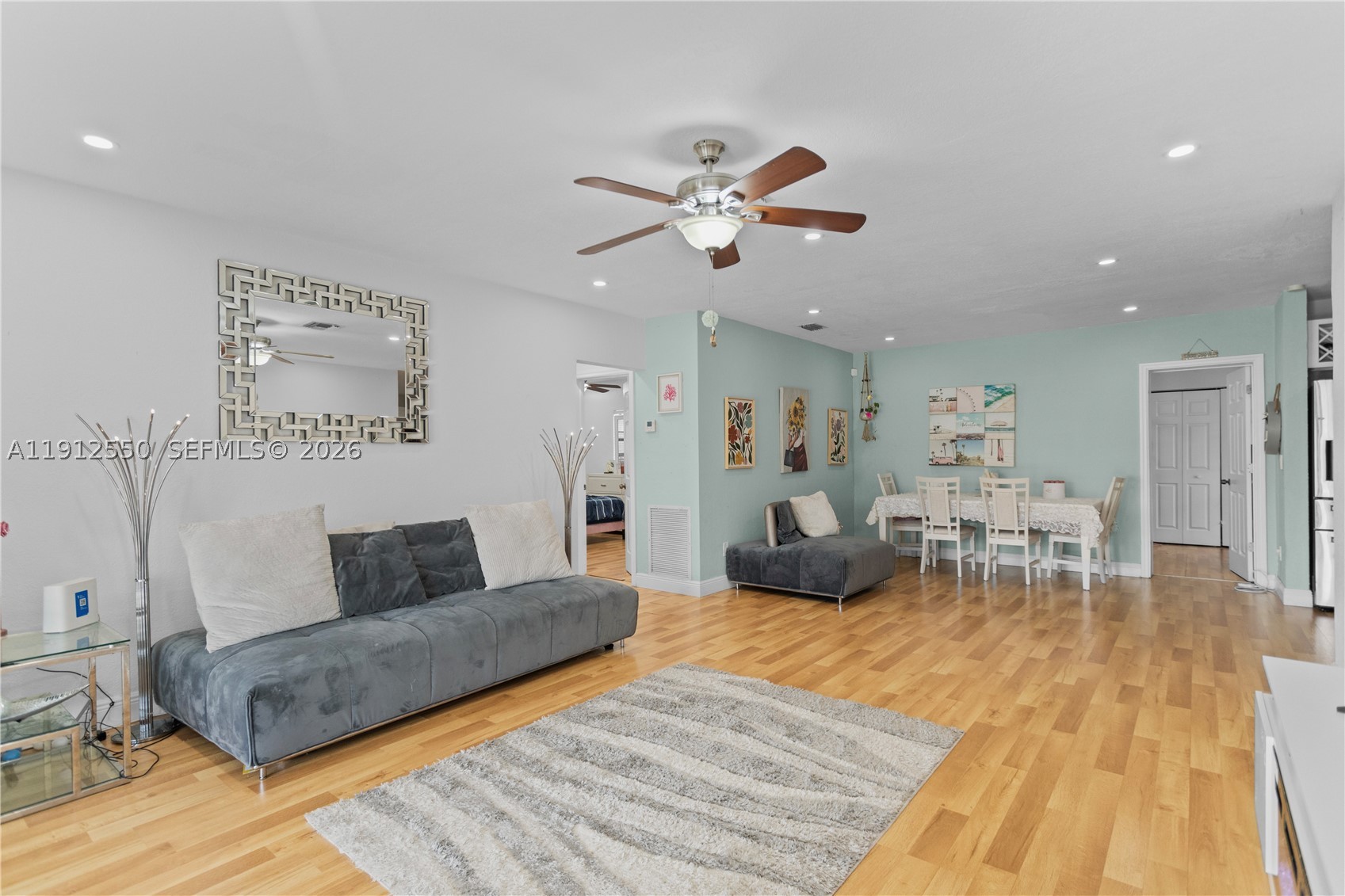 7440 Fillmore St Property Photo 5