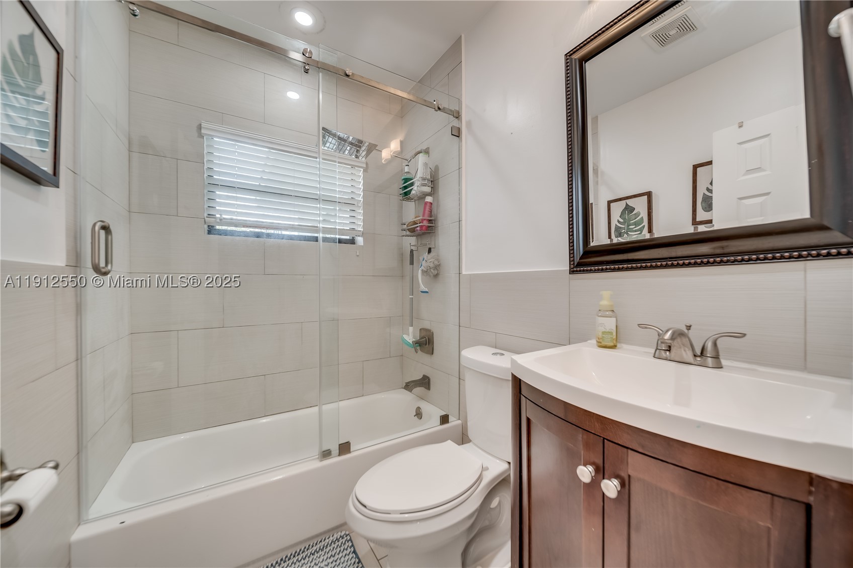 7440 Fillmore St Property Photo 18