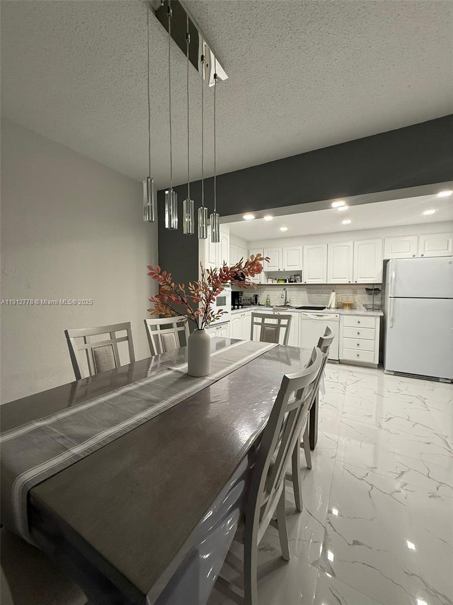 19380 Collins Ave 1209 Property Photo 8