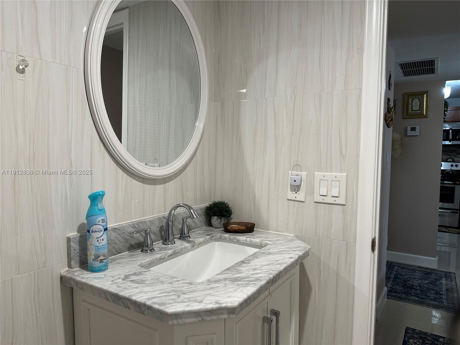 1865 S Ocean Dr 6h Property Photo 12