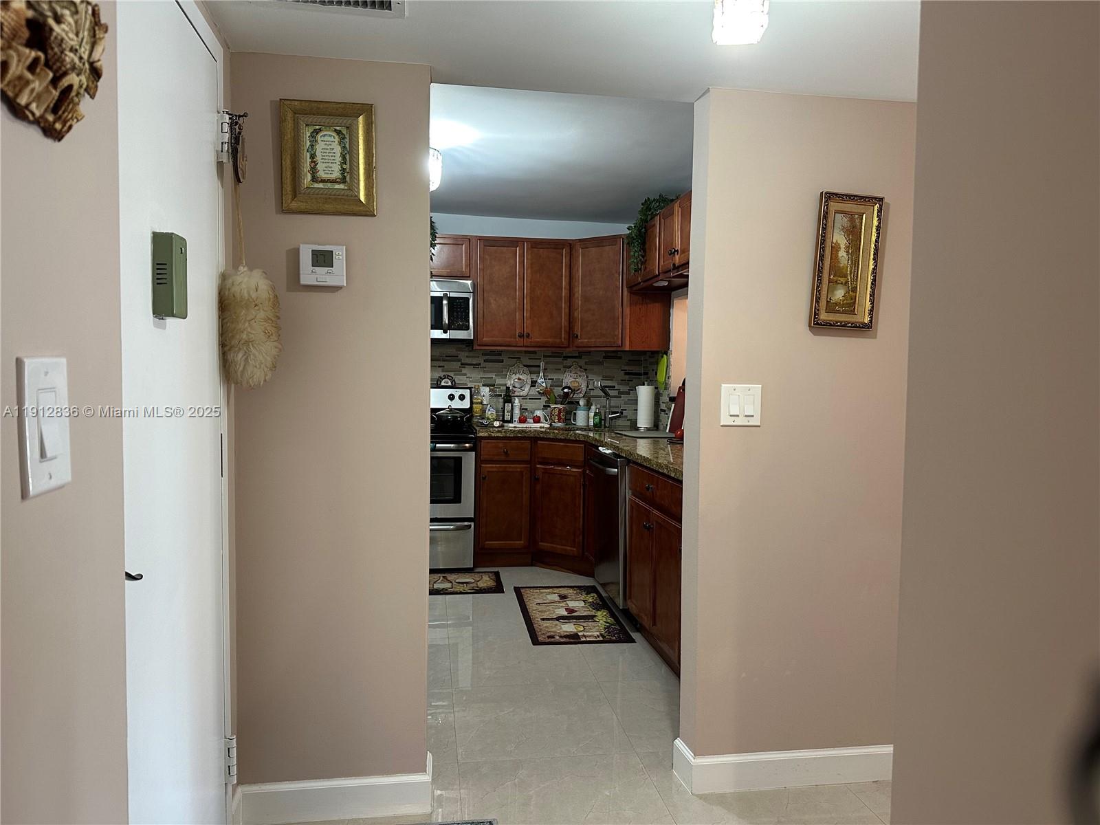 1865 S Ocean Dr 6h Property Photo 15