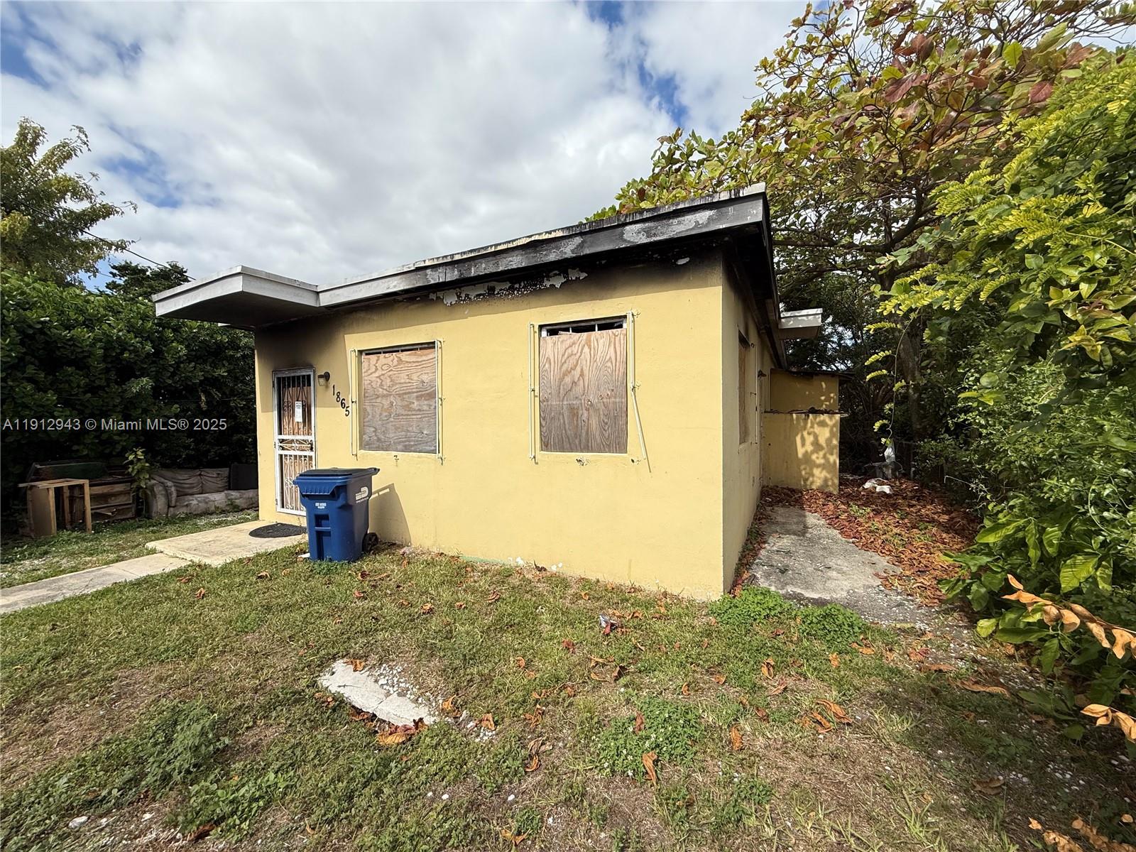 1865 Nw 70th St Property Photo 3