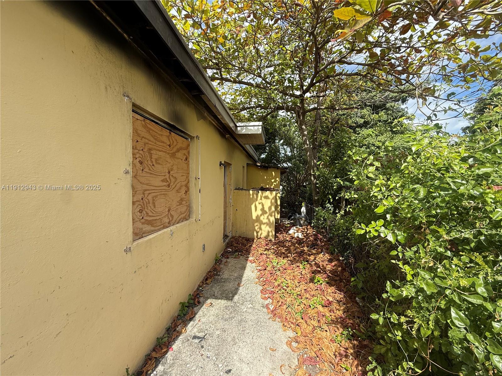 1865 Nw 70th St Property Photo 5