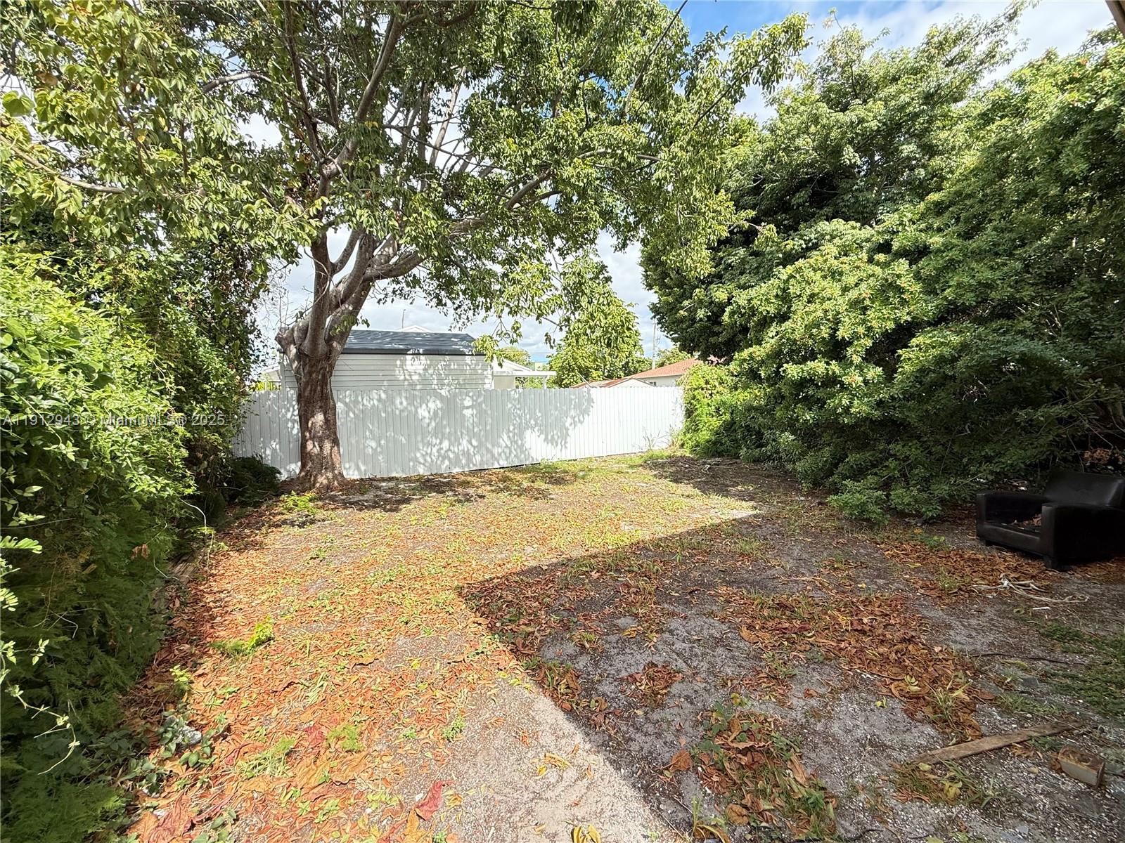1865 Nw 70th St Property Photo 9