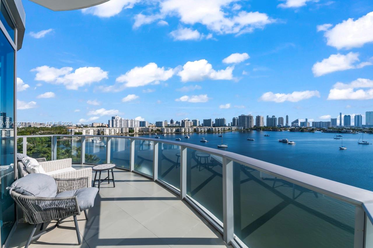 17301 Biscayne Blvd 811 Property Photo 2