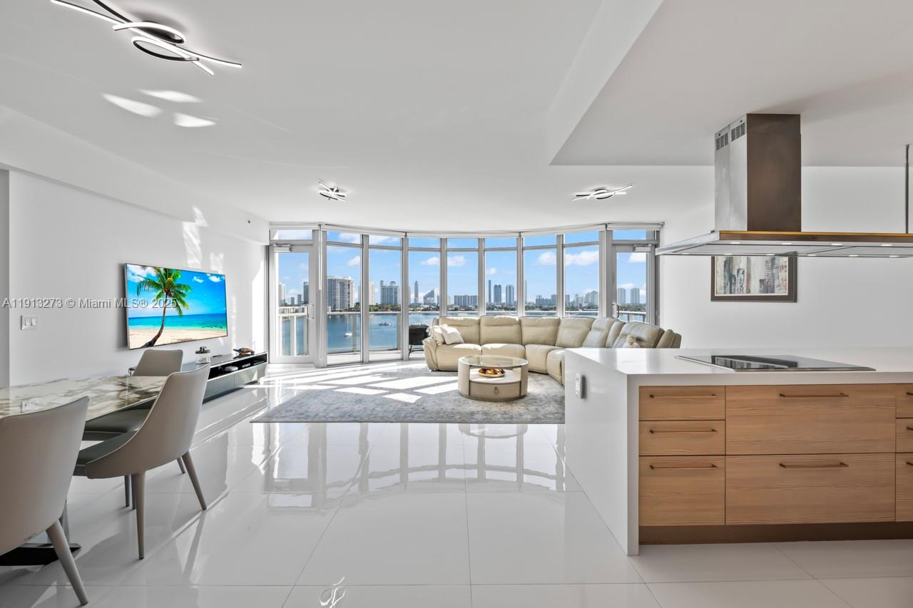 17301 Biscayne Blvd 811 Property Photo 4