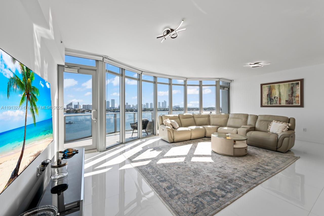 17301 Biscayne Blvd 811 Property Photo 5
