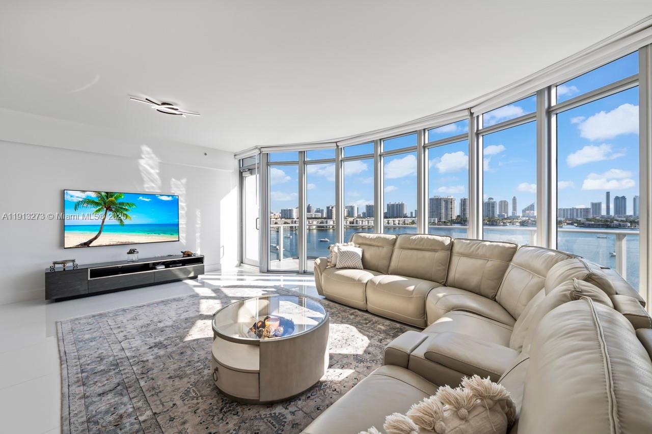 17301 Biscayne Blvd 811 Property Photo 6