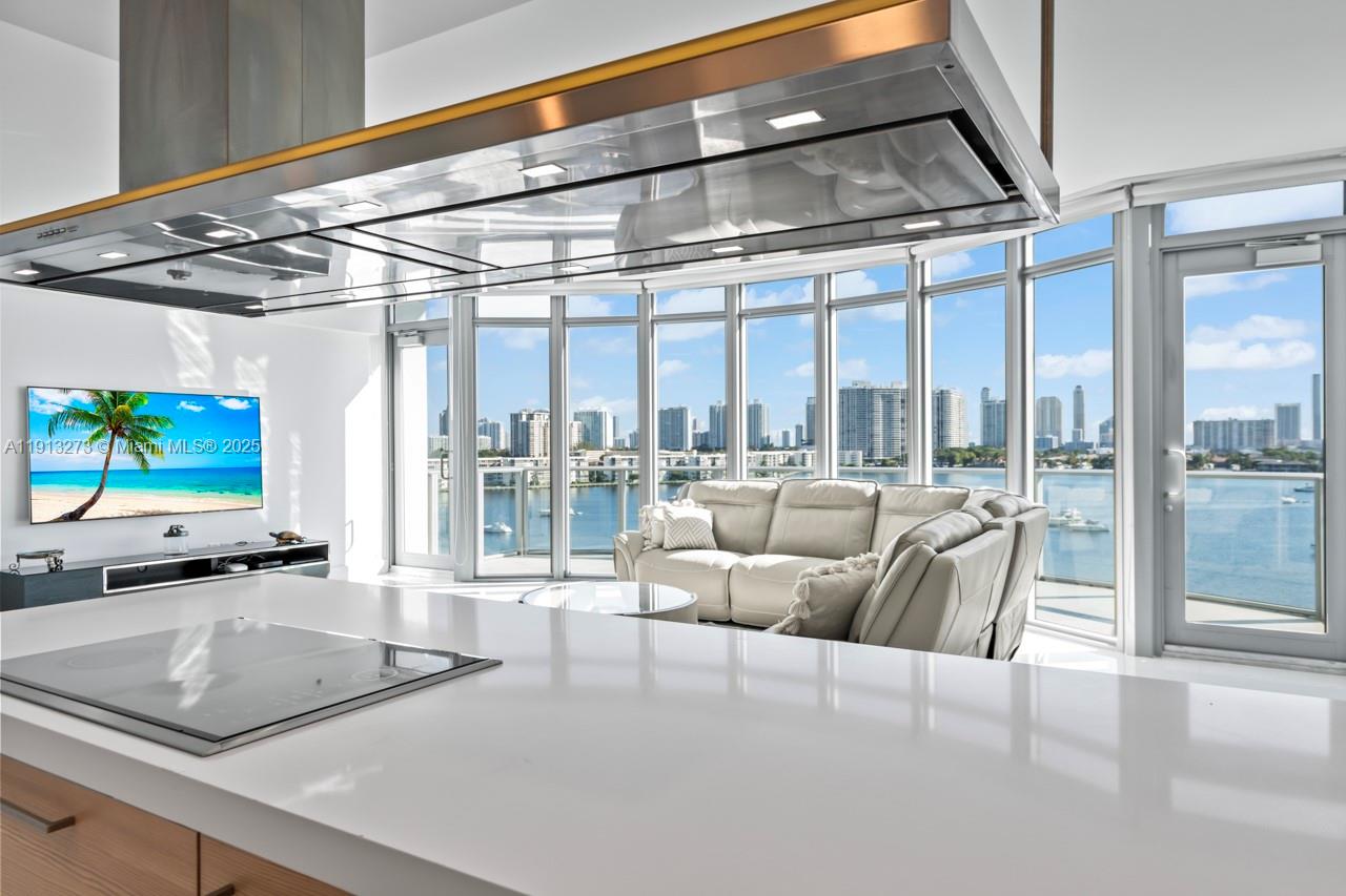 17301 Biscayne Blvd 811 Property Photo 7