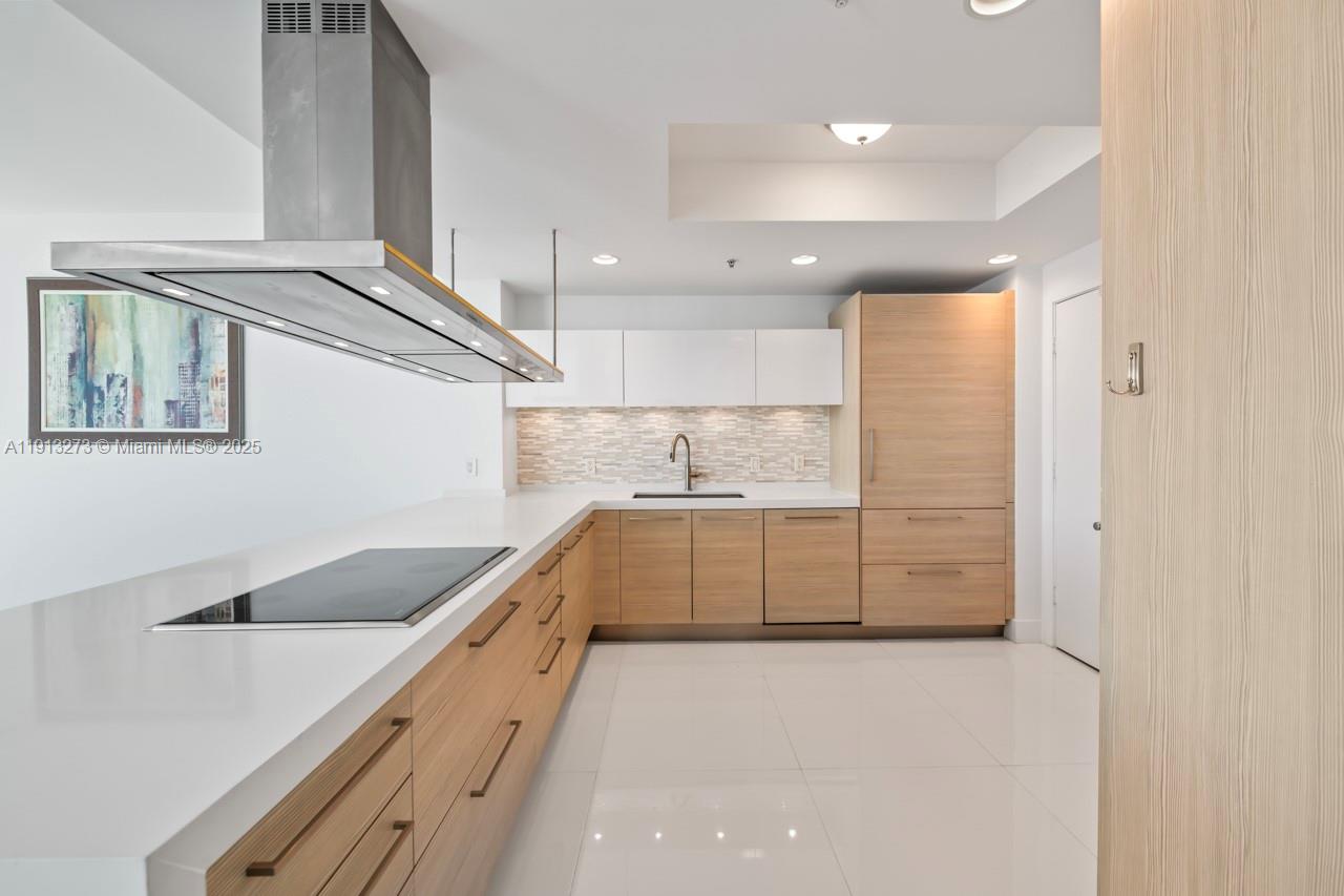 17301 Biscayne Blvd 811 Property Photo 10