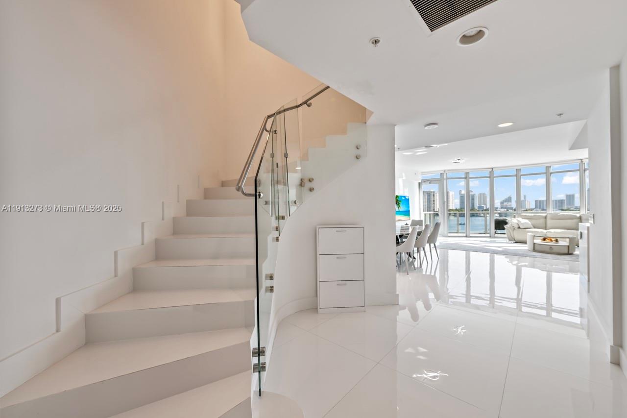 17301 Biscayne Blvd 811 Property Photo 21