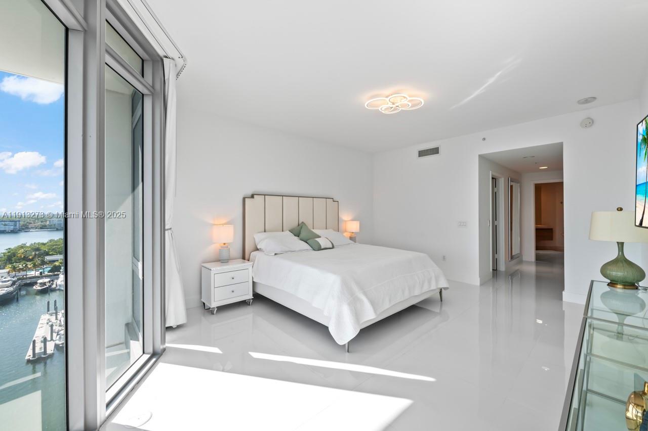 17301 Biscayne Blvd 811 Property Photo 25