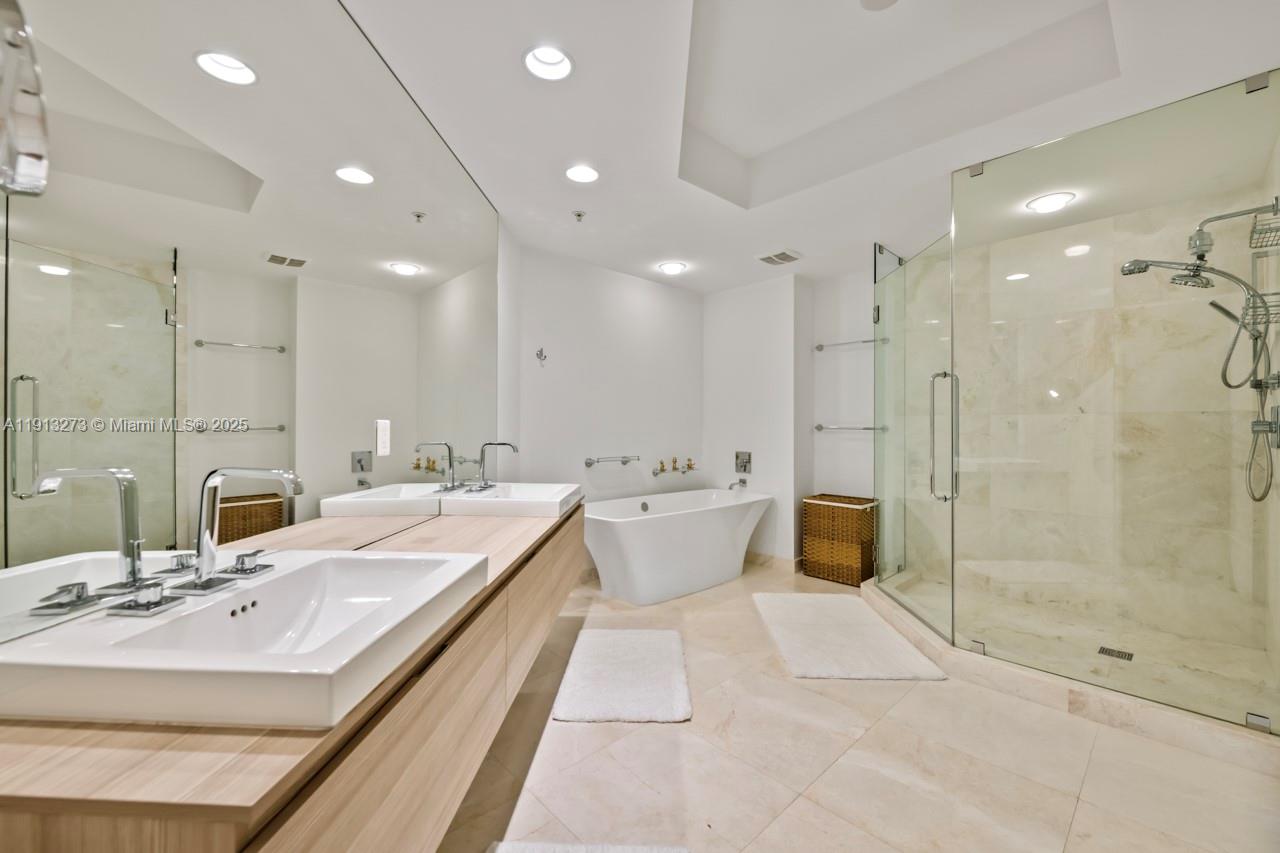 17301 Biscayne Blvd 811 Property Photo 26