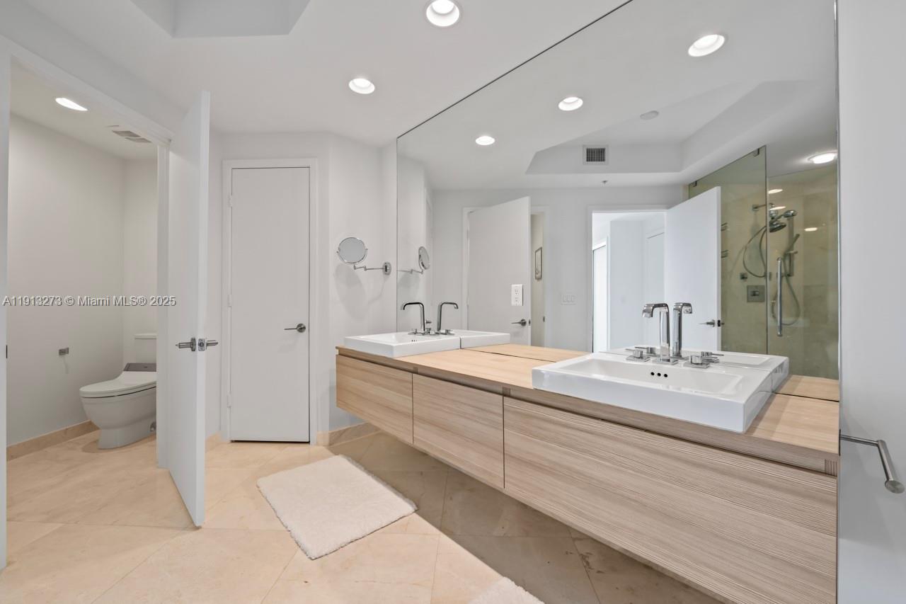 17301 Biscayne Blvd 811 Property Photo 29
