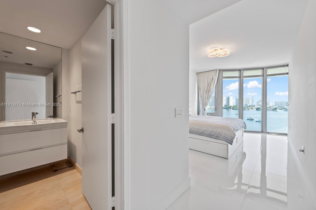 17301 Biscayne Blvd 811 Property Photo 32