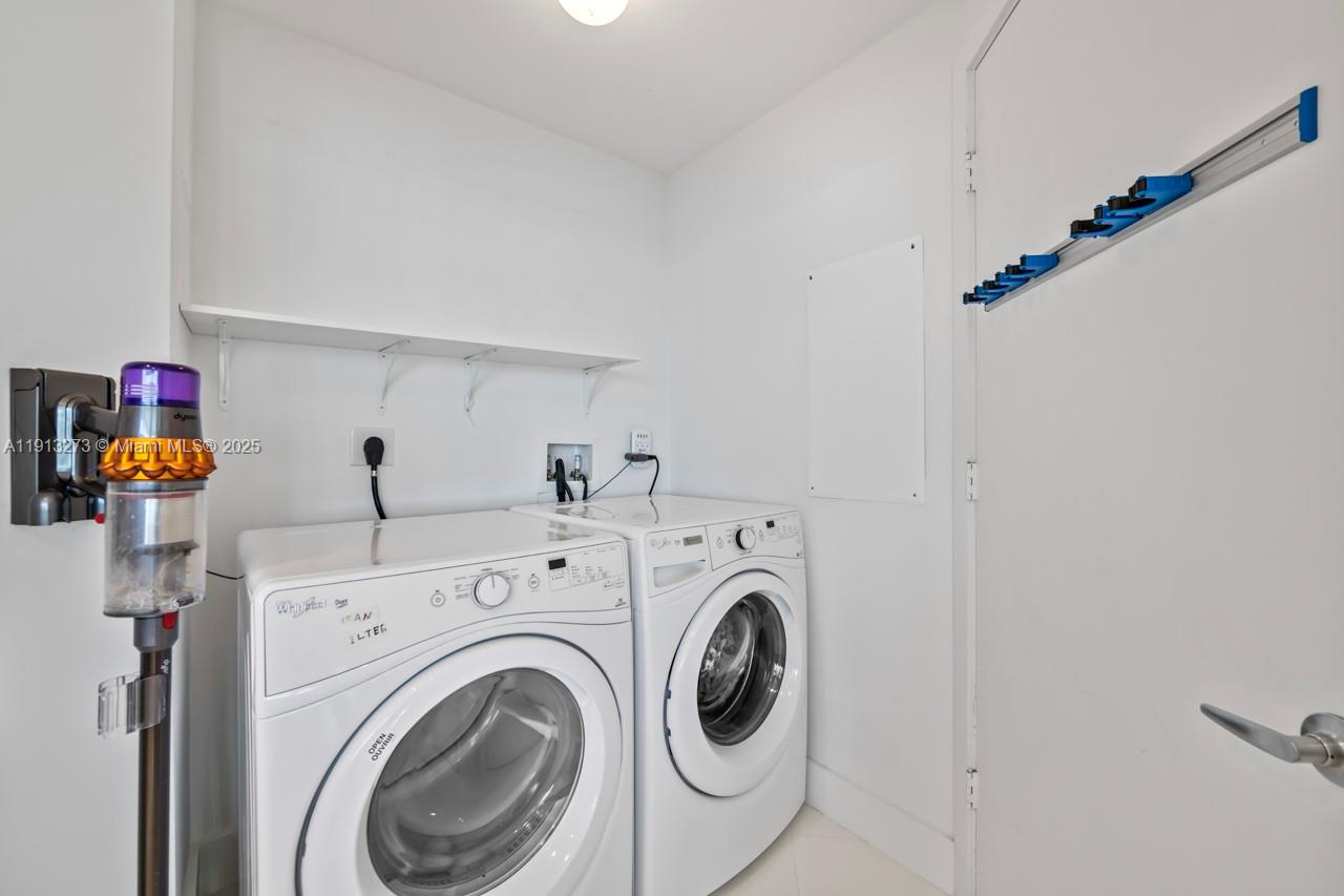 17301 Biscayne Blvd 811 Property Photo 35