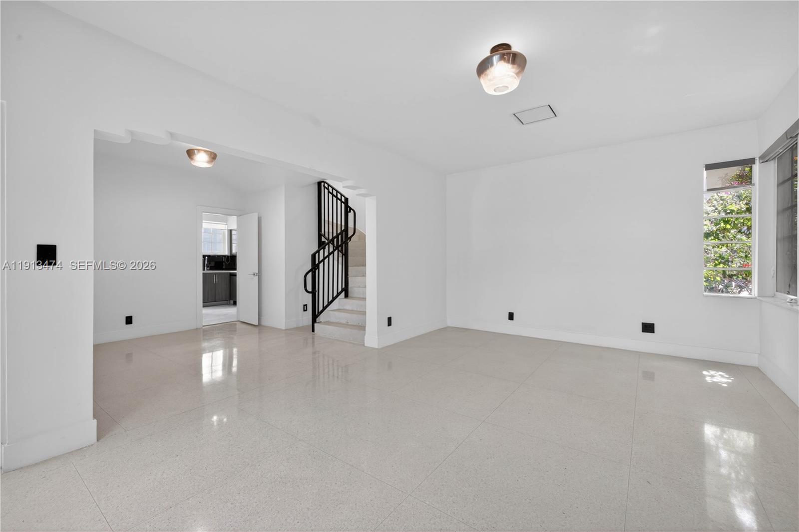 1601 Jefferson Ave Th Property Photo 4