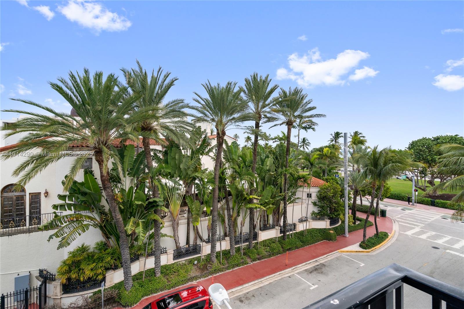 1060 Ocean Dr D307 Property Photo 4