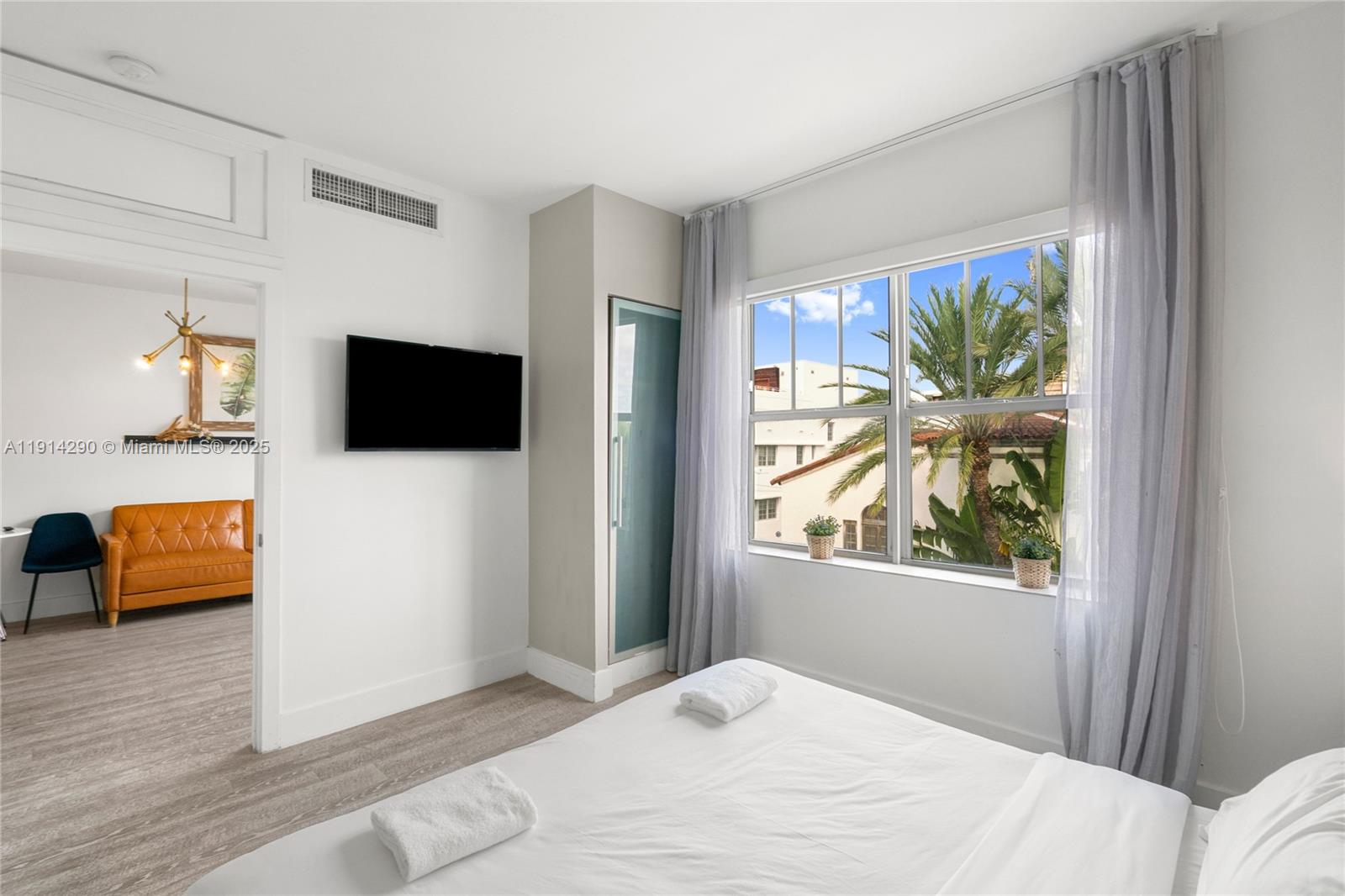 1060 Ocean Dr D307 Property Photo 14
