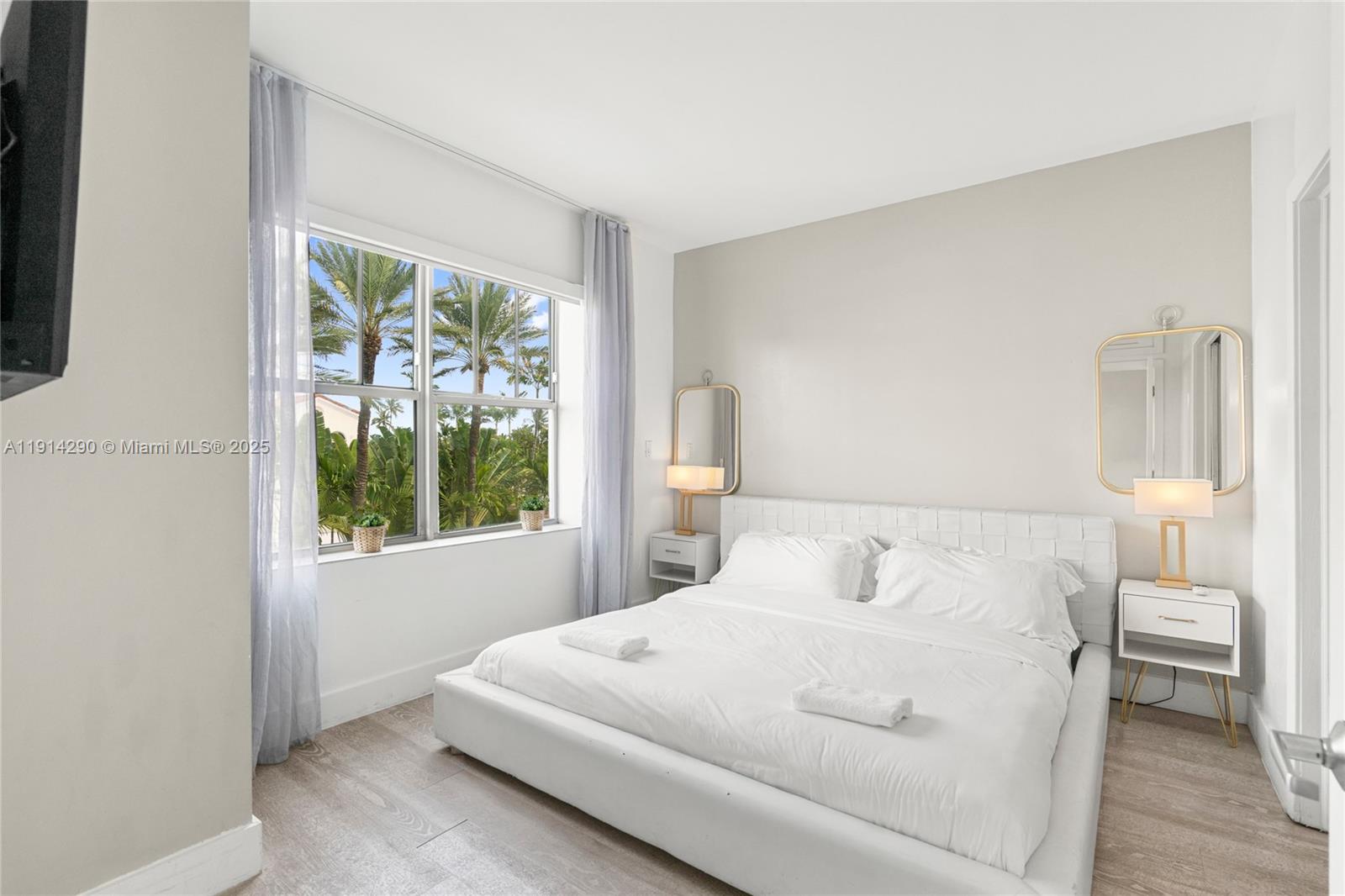 1060 Ocean Dr D307 Property Photo 15