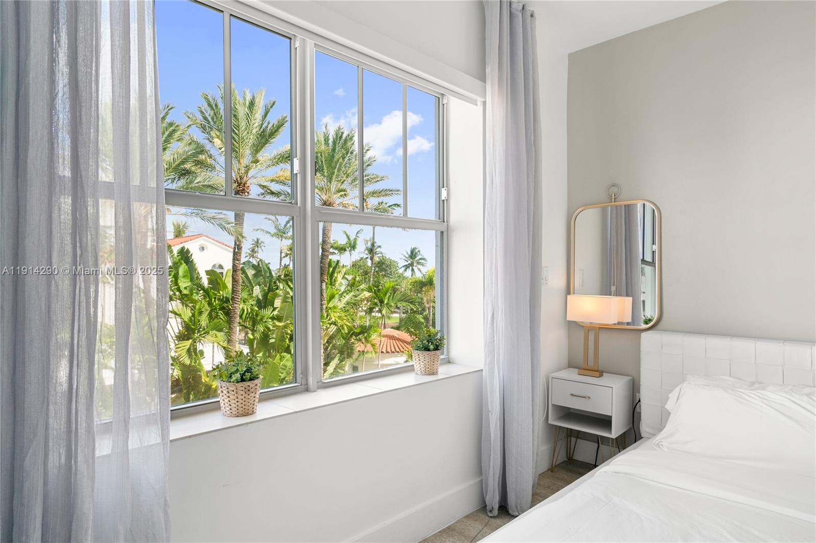 1060 Ocean Dr D307 Property Photo 17