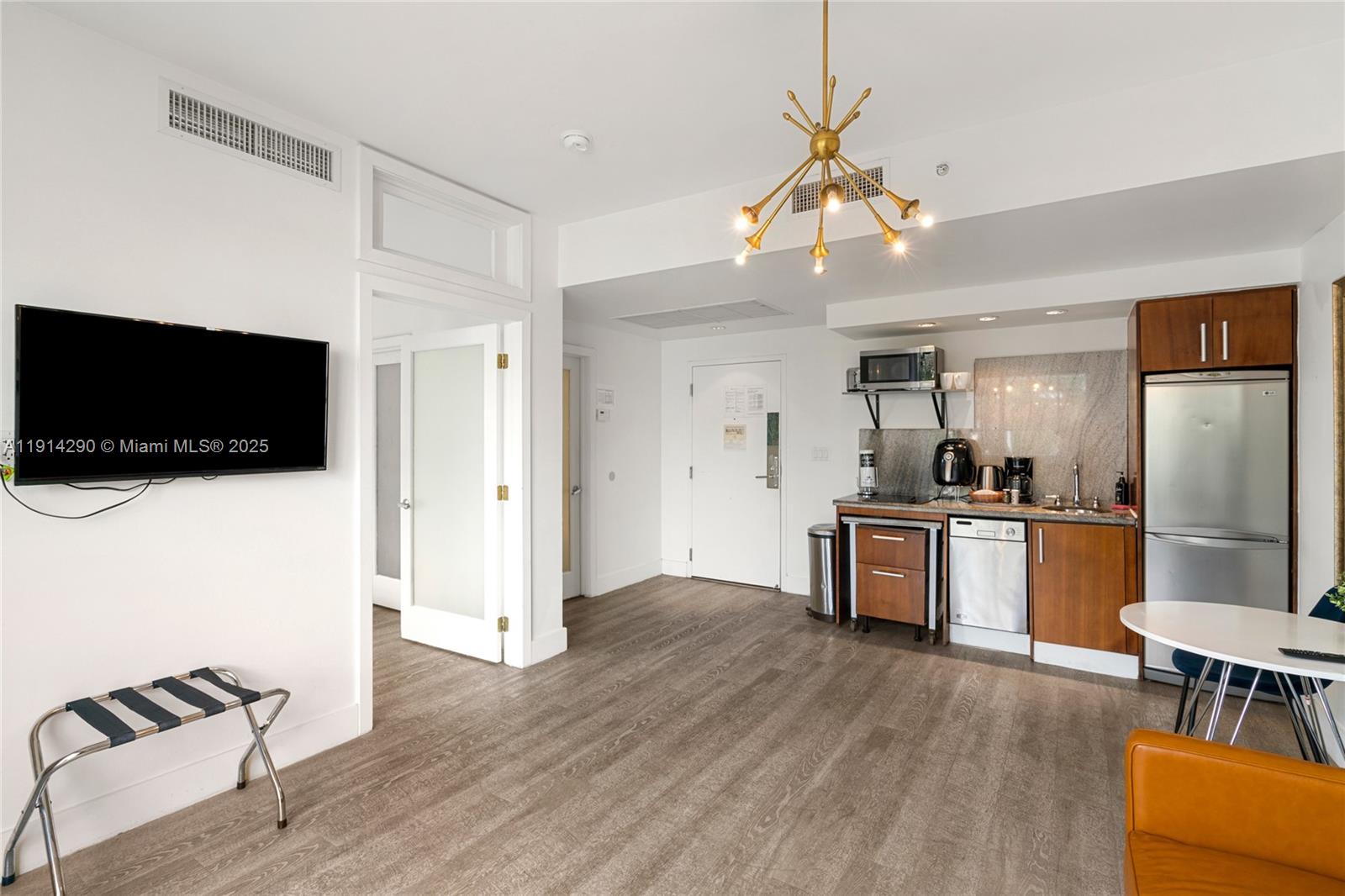 1060 Ocean Dr D307 Property Photo 27
